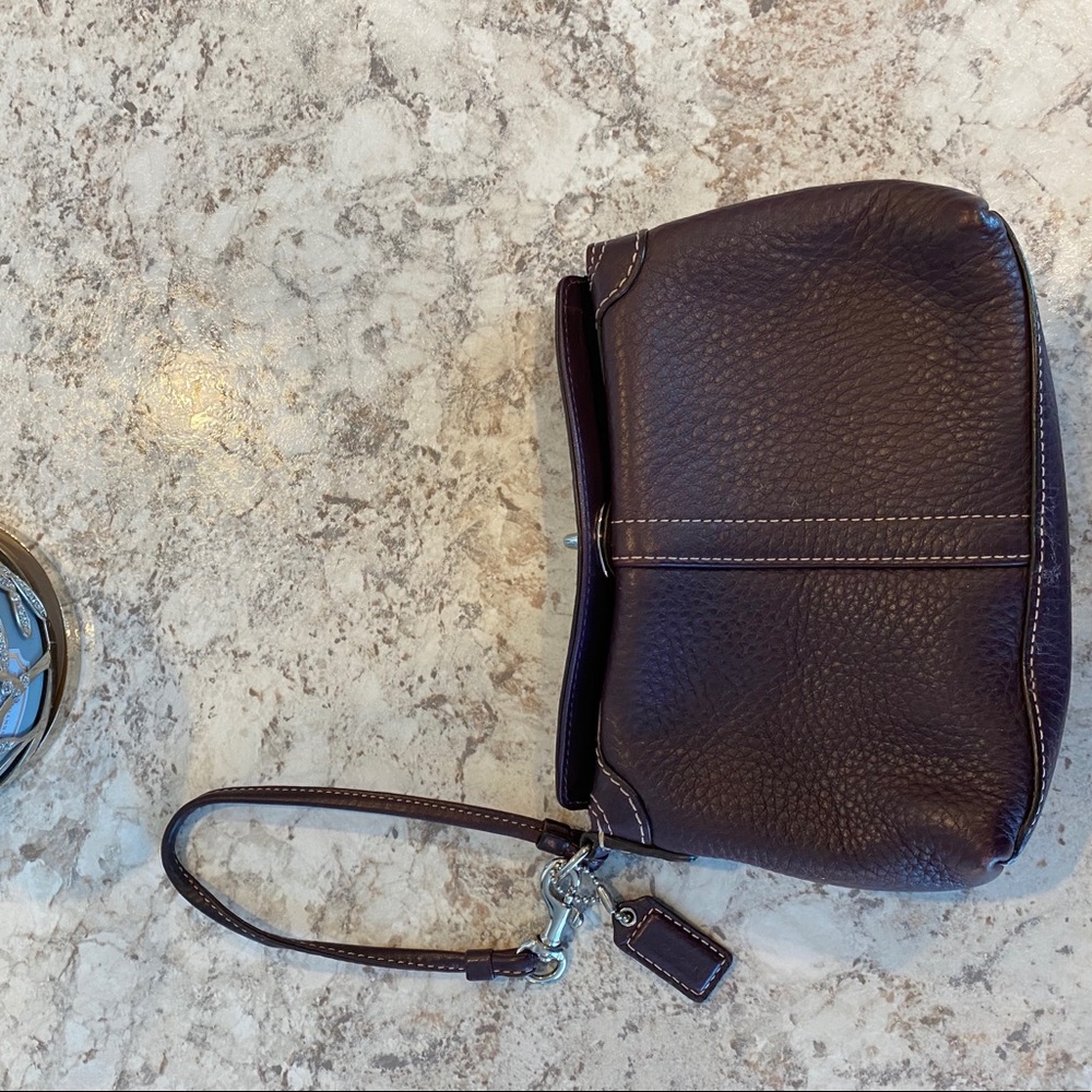 Plum purple, leather, wristlet!  💜🔑💵
